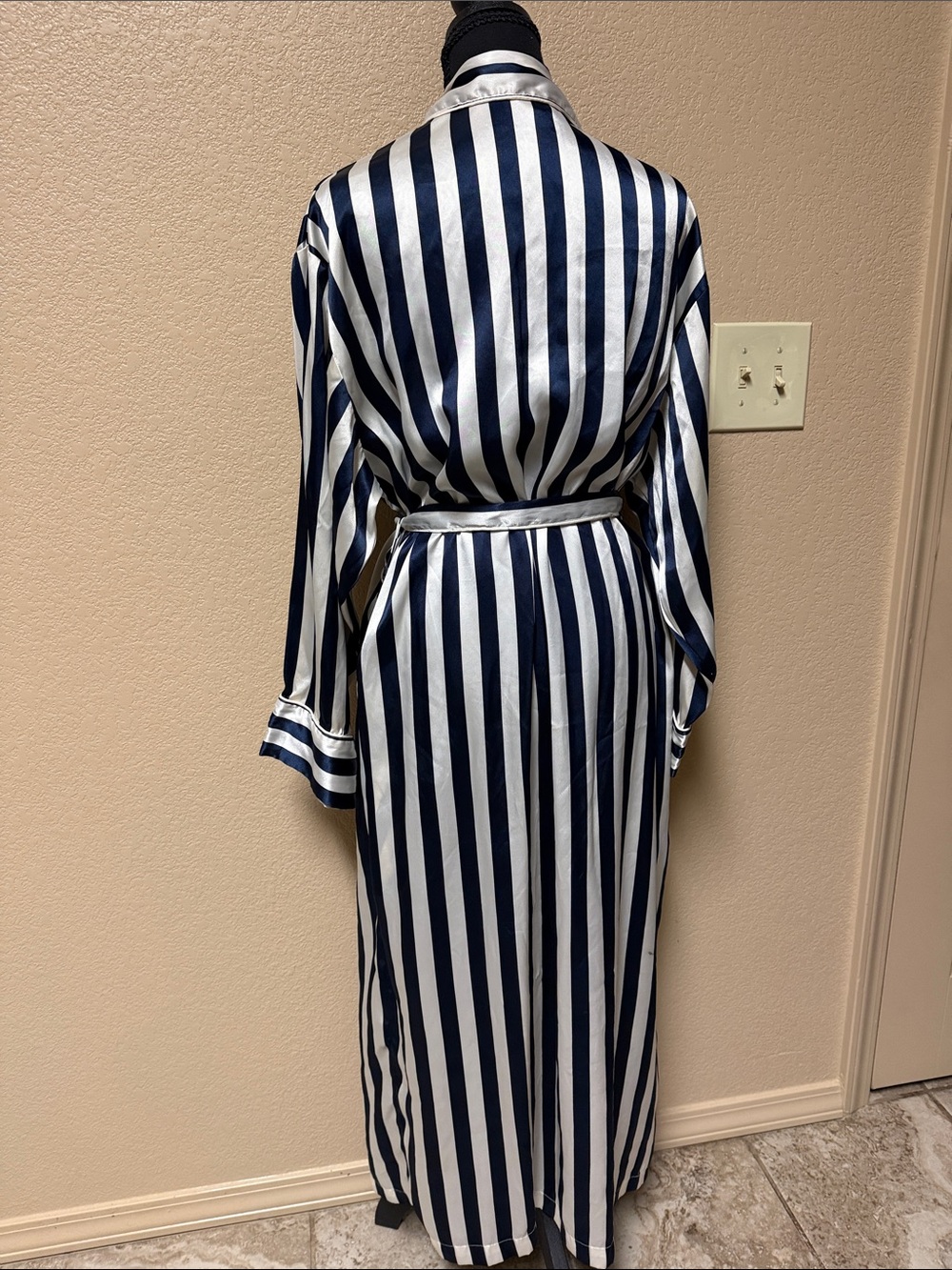 Vintage Victoria's Secret Navy and White Striped Robe - Picture 4 of 6